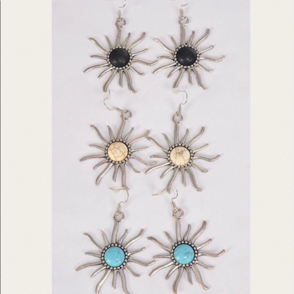 $5 when Bundled with 2 other items. 
Antique-like Sun, Semiprecious Stone, NWT.